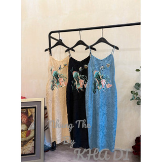 Váy lụa vân gấm hai dây thêu Sen Cam dáng dài