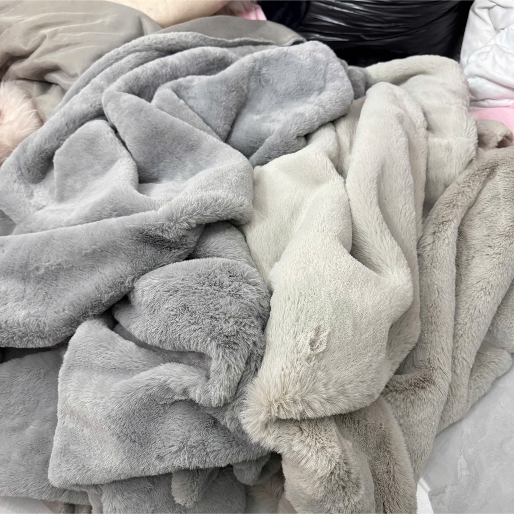 Thảm lông ngắn mịn trải bàn trang điểm - Thảm lông mịn màu xám tro lông ngắn