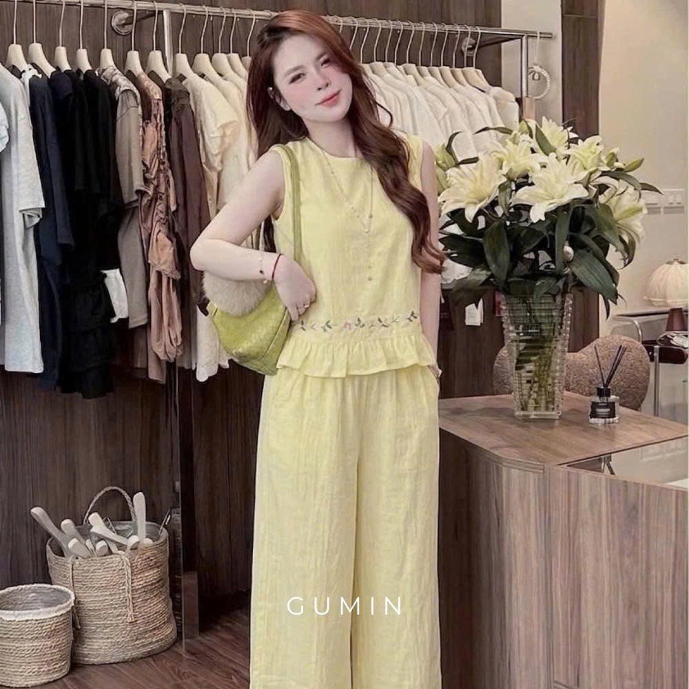 Set bộ sát nách GUMIN thiết kế áo ba lỗ thêu phối gấu bèo xòe kèm quần suông sang chảnh thanh lịch