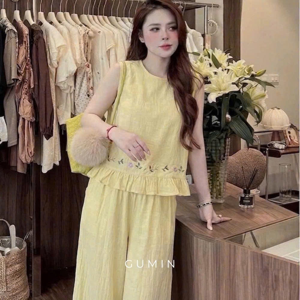 Set bộ sát nách GUMIN thiết kế áo ba lỗ thêu phối gấu bèo xòe kèm quần suông sang chảnh thanh lịch