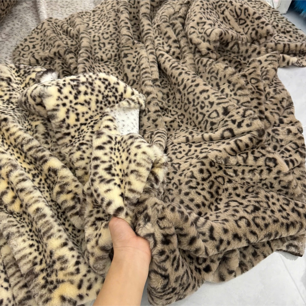 Thảm lông ngắn mịn màu beo dày - Thảm lông thỏ mịn màng