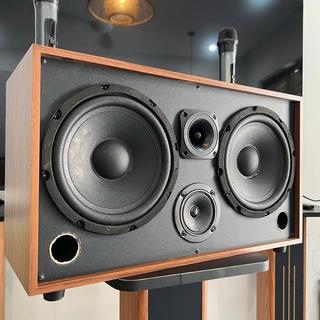 Loa Xách Tay 3 Đường Tiếng KIOMIC K36 PRO, Công Suất Lớn Kèm 2 Mic Kết Nối Đa Dạng