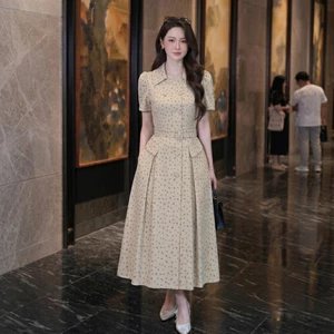 🌼 Đầm Midi Hoa Nhí Cổ Vest Thanh Lịch - Váy Xòe Dài Tôn Dáng Kèm Đai Eo Cao Cấp