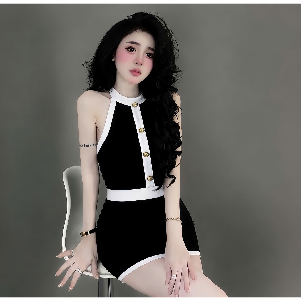 Đầm yếm body ngắn viền trắng có hàng nút giữa, chất thun Ladong