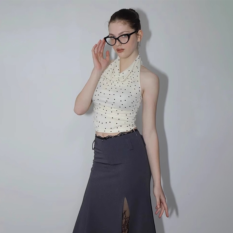 【dynamar】Áo crop-top không tay, ôm eo và hở lưng, được làm từ chất liệu cotton mềm mại và co giãn