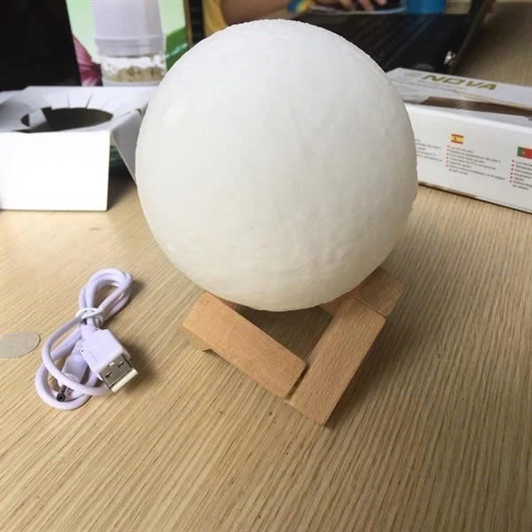 đèn ngủ decor,đèn decor phòng ngủ chill hình mặt trặng kèm đế gỗ và củ sạc | BigBuy360 - bigbuy360.vn