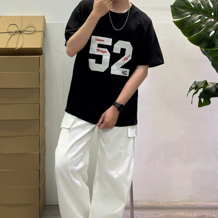 [SALE XẢ KHO] Áo Thun Nam Cotton Form Oversize Họa Tiết Thêu Nổi Phong Cách Hàn Quốc Fifty-Two Tee MODMEN