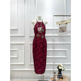 Váy lụa cổ yếm thêu “Hoa Mẫu Đơn” dáng dài #26286