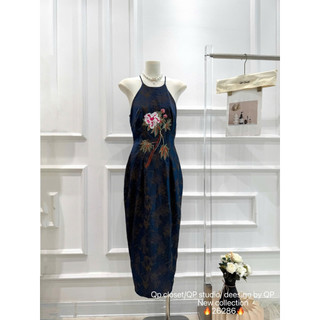 Váy lụa cổ yếm thêu “Hoa Mẫu Đơn” dáng dài #26286
