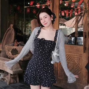 Váy Ngắn Đen Hoa Nhí Kèm Áo Khoác Cardigan- Váy Ngắn Tôn Dáng, Chất Mềm Mại, Phù Hợp Mặc Hằng Ngày