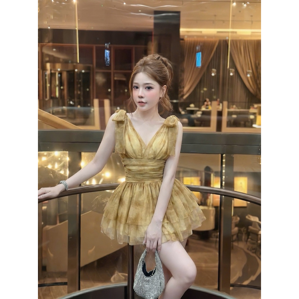 Váy lưới tầng buộc dây nơ vai dáng xoè ngắn