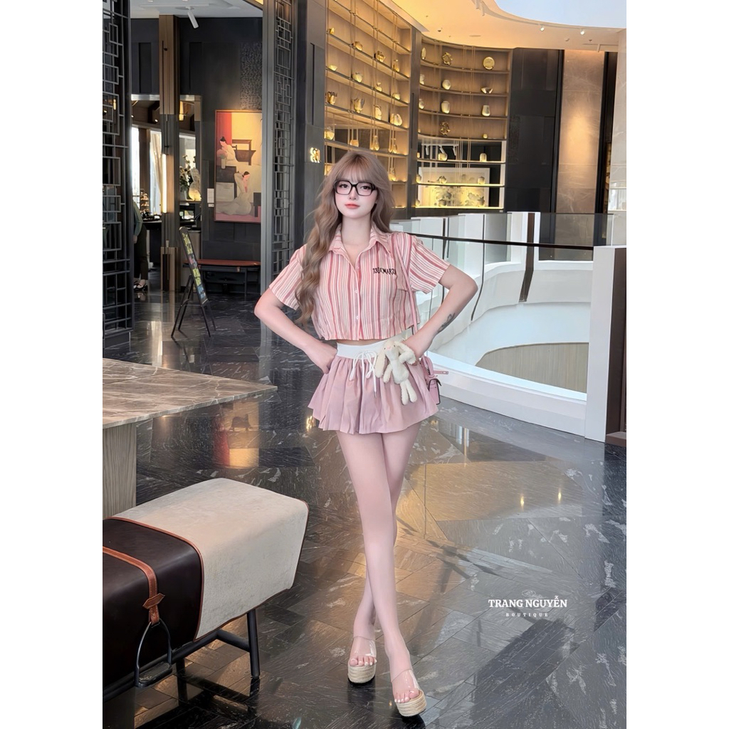 Set áo sơmi kẻ croptop mix chân váy ngắn bồng lèm gấu cài