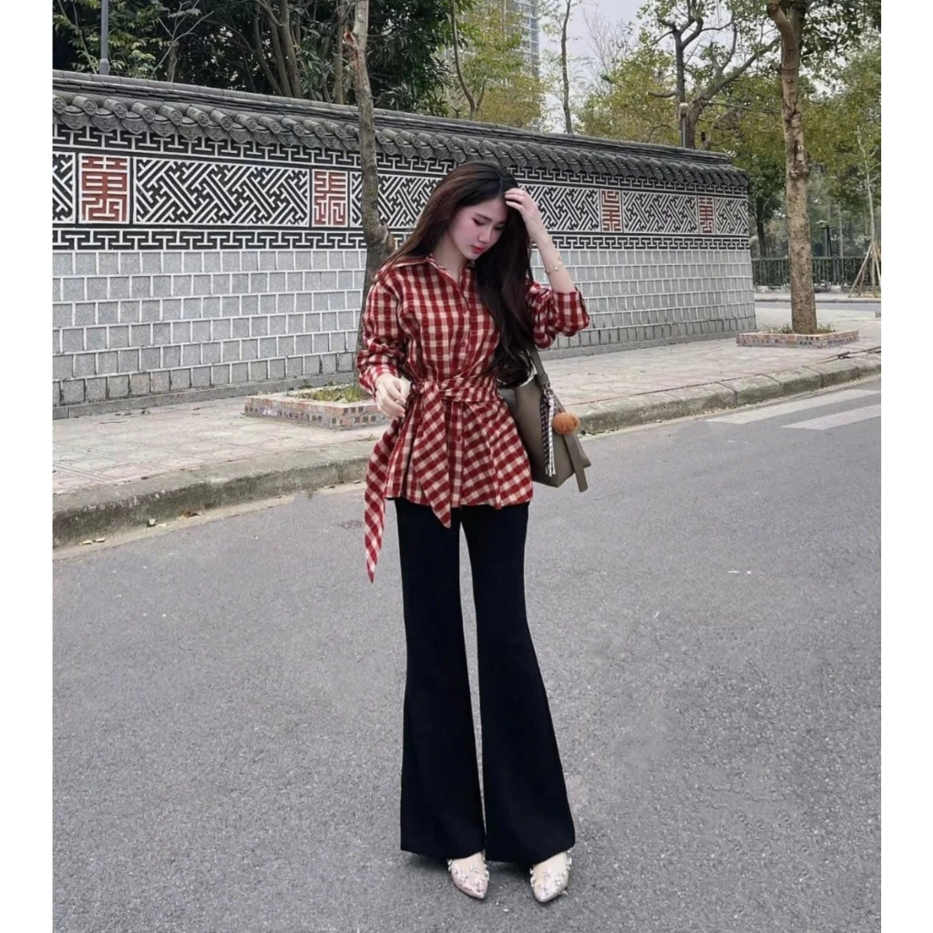 Áo sơ mi nữ kẻ caro đỏ thắt nơ eo buộc dây trước dáng dài tay phồng công sở dạo phố siêu xinh HCOM25109