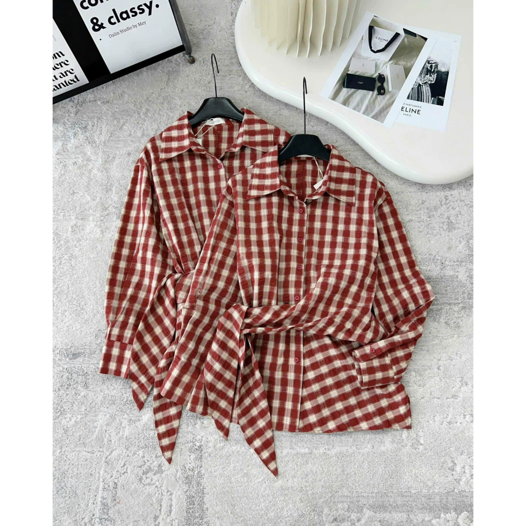 Áo sơ mi nữ kẻ caro đỏ thắt nơ eo buộc dây trước dáng dài tay phồng công sở dạo phố siêu xinh HCOM25109