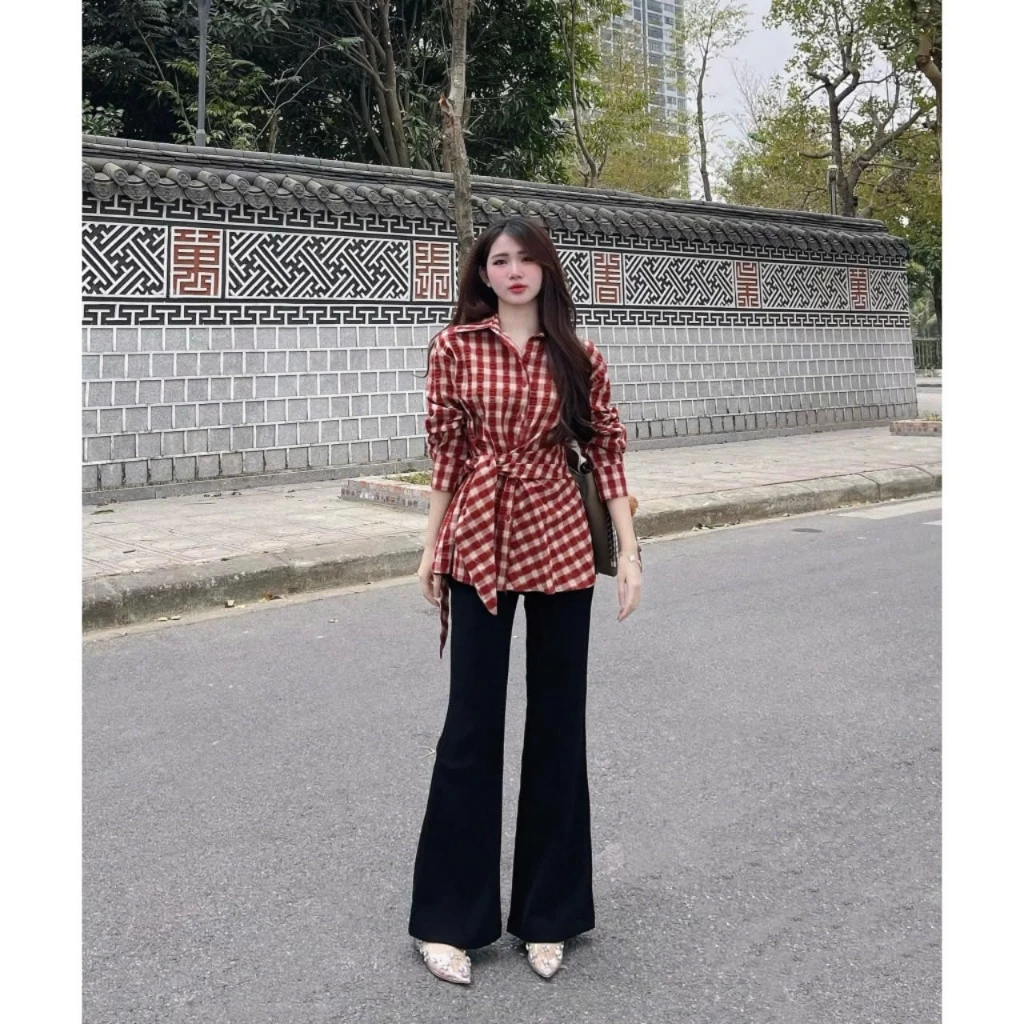 Áo sơ mi nữ kẻ caro đỏ thắt nơ eo buộc dây trước dáng dài tay phồng công sở dạo phố siêu xinh HCOM25109