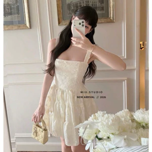 Đầm thô 2 dây thêu ren hoa nổi dáng ngắn xoè tầng tiểu thư, Váy nữ thiết kế chiết eo tôn dáng mặc đi tiệc đi chơi