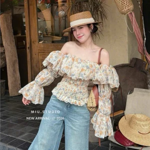 “Rora Top” Áo trễ vai hoa nhí bo chun ôm eo phong cách vintage , Áo nữ hở vai phối bèo tầng dáng croptop • MIU.STUDIO