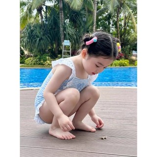 Đồ bơi bé gái, bộ bơi liền thân bé gái (10-30kg) kẻ sọc xanh vai bèo dễ thương XUKA BABY - M1