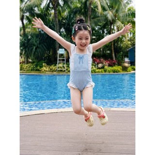 Đồ bơi bé gái, bộ bơi liền thân bé gái (10-30kg) kẻ sọc xanh vai bèo dễ thương XUKA BABY - M1