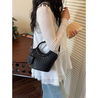 (Deal mở bán tặng quà QU3) Túi xách nữ đeo chéo, đeo vai VINICHY size 20cm HA910