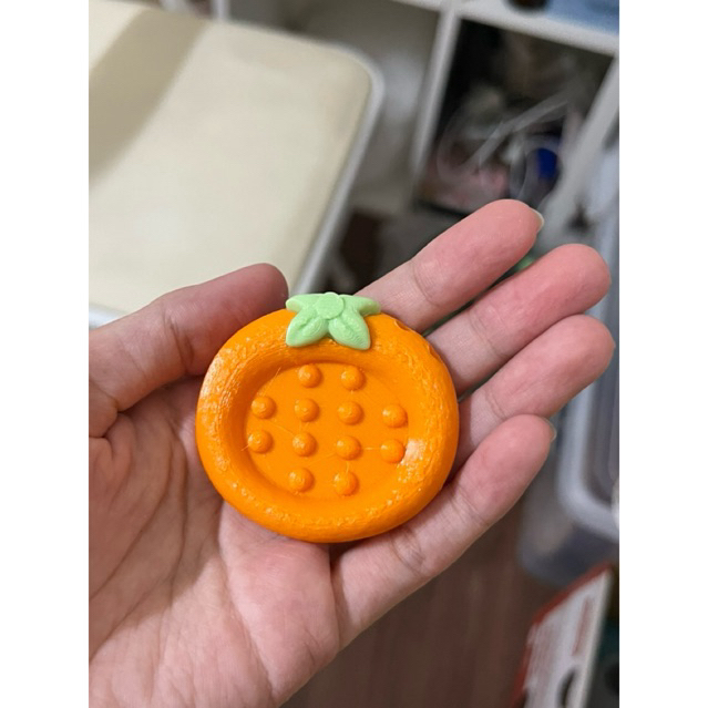 Móc Khóa Cà Chua Worry Stone In 3D – Viên Đá Giảm Stress Chà Ngón Tay, Fidget Toy Thư Giãn