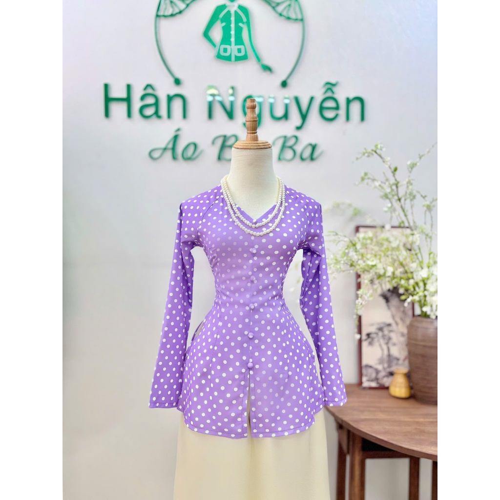 Hân Nguyễn Áo Bà Ba - B.A212 - Áo Bà Ba Dolly Chấm Bi Lụa Bảo Anh Cổ Tim Dây Kéo Nút Nụ ( Quần Lụa )