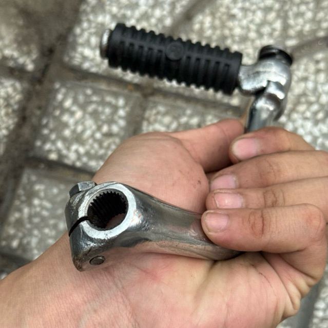 Cần Đạp Máy ( Loại Lùn/Ngắn) Vô Cub-SS50/67/68 Pô Vắt