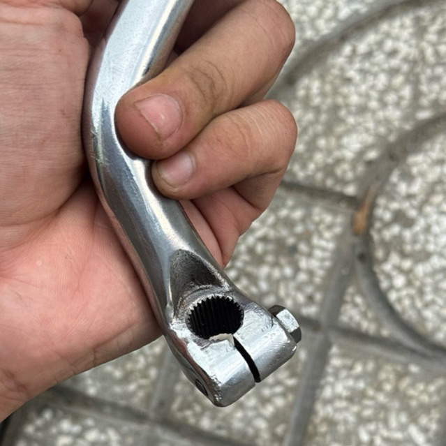 Cần Đạp Máy ( Loại Lùn/Ngắn) Vô Cub-SS50/67/68 Pô Vắt