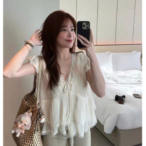MIU.STUDIO • Áo voan tơ dập ly cổ V phối viền ren thắt nơ cao cấp, Áo sơmi babydoll tay cánh tiên phối tầng bèo tiểu thư