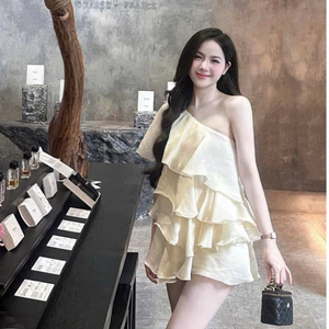 MIU.STUDIO • “Ella Top” Áo tơ bèo tầng thiết kế lệch vai phong cách nhẹ nhàng tiểu thư - 2 màu kem , nâu dễ phối đồ