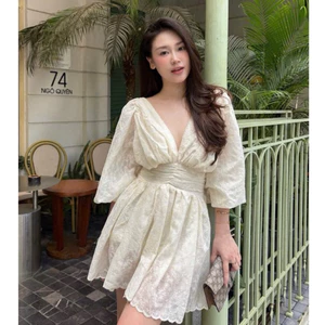 Đầm ren trắng tay bồng cổ V thiết kế nhún eo ôm body tôn dáng , Váy thiết kế dáng ngắn tiểu thư mặc đi tiệc, đi chơi