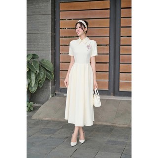 Đầm Nữ 𝐂𝐂𝐇𝐀𝐓 Dáng Xòe Thêu Hoa Trang Trí Chất Liệu Tằm Mềm Mại 16VNS9014XT