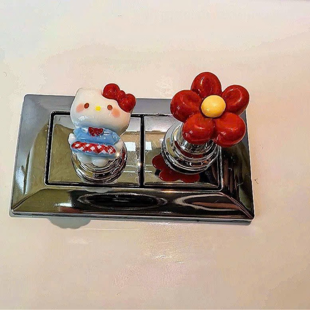 Set 4 nút nhấn bồn cầu hình hoa hello kitty tiện lợi