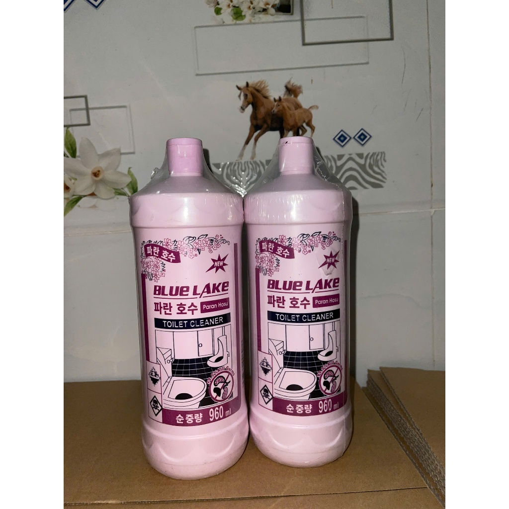 Combo 2 - 5 - Thùng 12 Chai Nước Tẩy Bồn Cầu Blue Lake 960ml - Khử Vết Ố Vàng Trong 1 Lần Sử Dụng