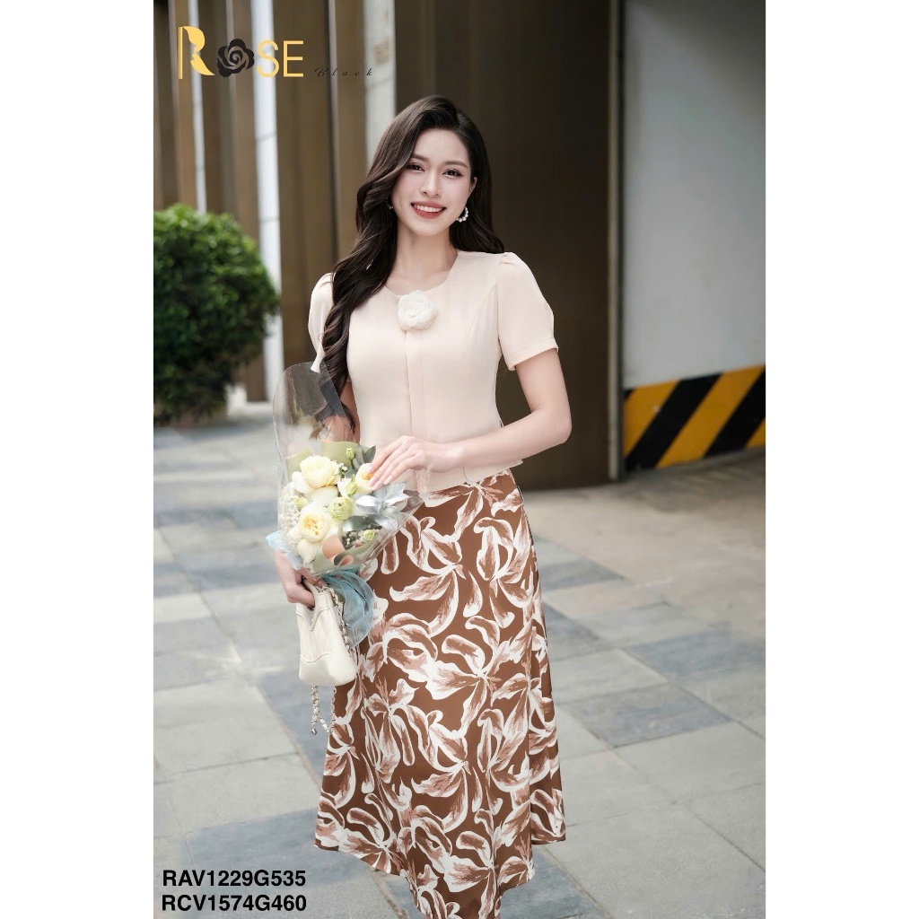 Áo công sở ROSE BLACK chất liệu Nữ hoàng Nhật cao cấp mềm mại ,co giãn, chuẩn phom-tôn dáng.