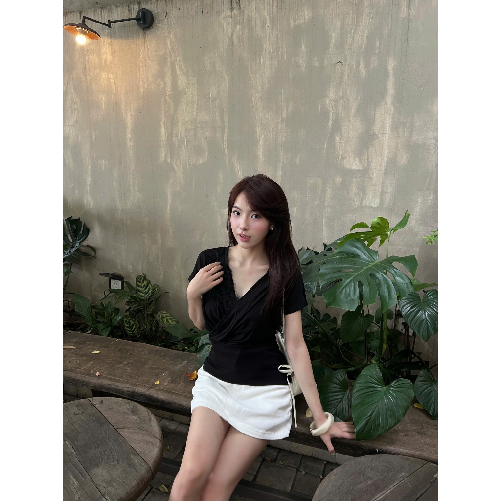 Tina Top (TSW) Áo thun vạt chéo phối ren bo eo Nữ the.sweaterweather
