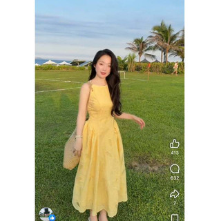 Váy ren vàng hoa lá cổ yếm mềm dài