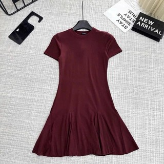Váy midi cổ tròn tay ngắn dáng xòe cá tính, váy liền thân ôm body đuôi xếp ly thể thao năng động cá tính Yuumi HCOM25022