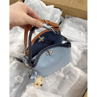 Túi Đeo Chéo Giỏ Xách Denim Kèm Charm Gấu Có Lót Túi