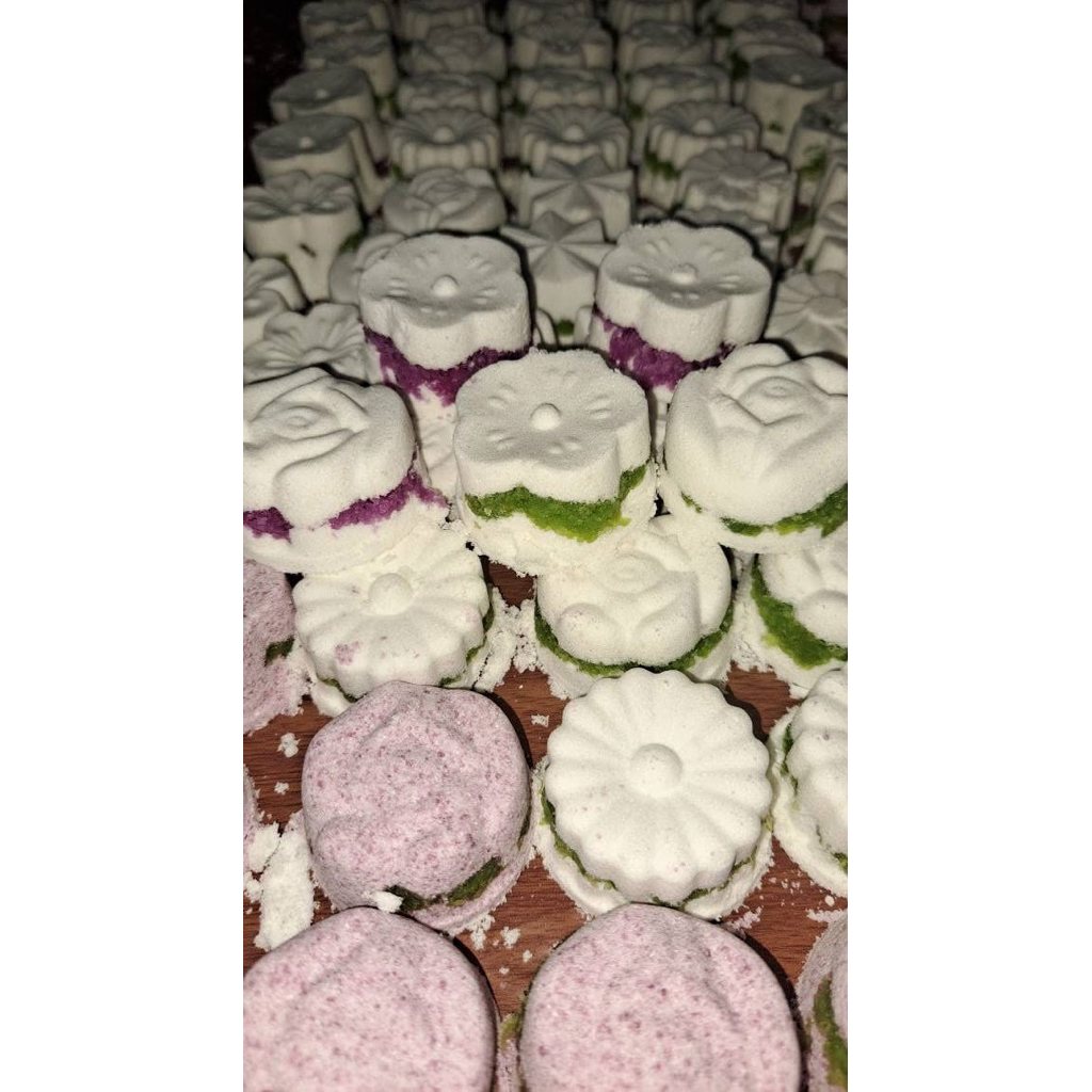 Bánh In nhân dừa non mix vị lá dứa lá cẩm