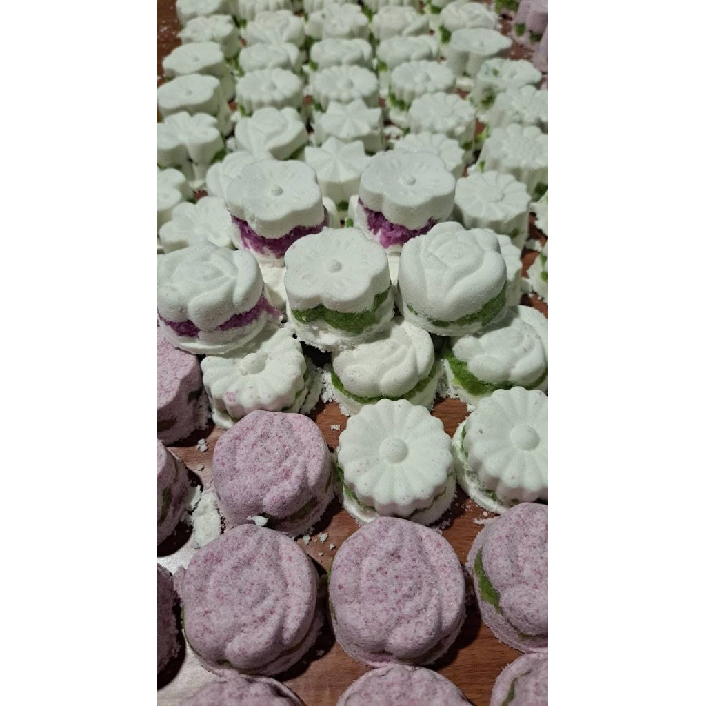 Bánh In nhân dừa non mix vị lá dứa lá cẩm