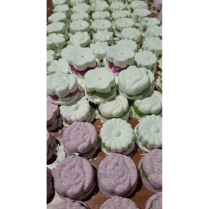 Bánh In nhân dừa non mix vị lá dứa lá cẩm