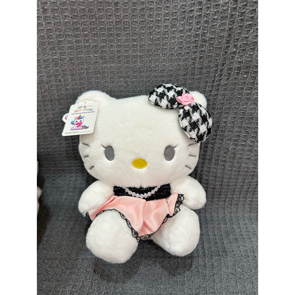 gấu bông hellokity 25cm váy nơ nhung chuẩn hàng QC