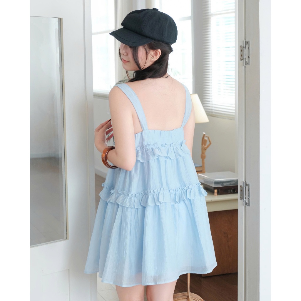 SECODEE Đầm Nữ Hai Dây Cổ V Vải Tơ Xước ROBE DRESS Váy Babydoll Phối Bèo Hai Lớp FSDA2605080