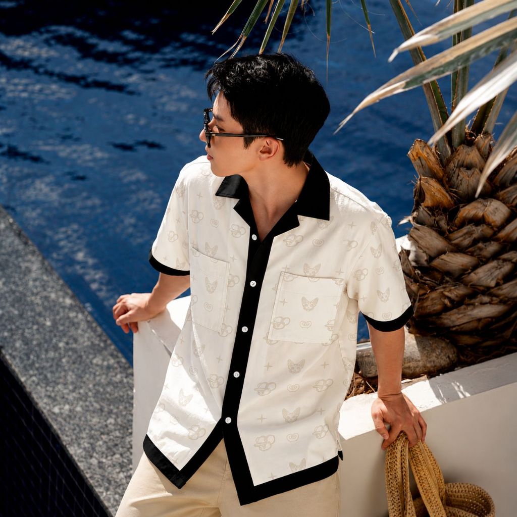 Áo sơ mi REPEAT nam phối viền đen nổi bật, họa tiết monogram hiện đại, chất vải Poplin Polyester giữ form tốt - FEAER