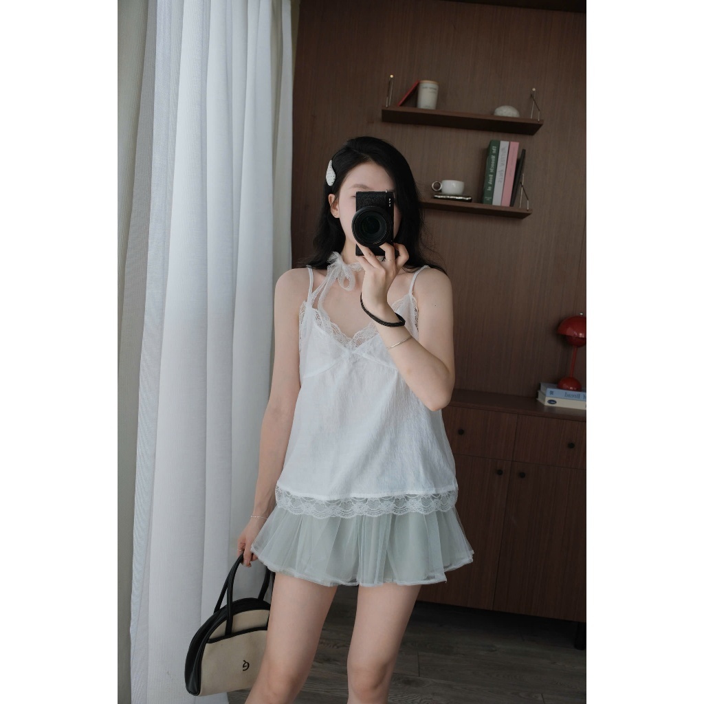 Lara Top (TSW) Áo hai dây cổ tim viền ren Nữ
