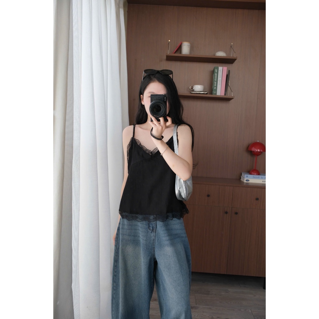 Lara Top (TSW) Áo hai dây cổ tim viền ren Nữ