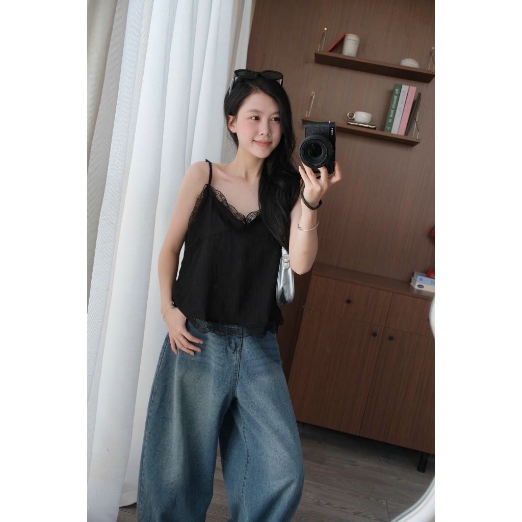 Lara Top (TSW) Áo hai dây cổ tim viền ren Nữ
