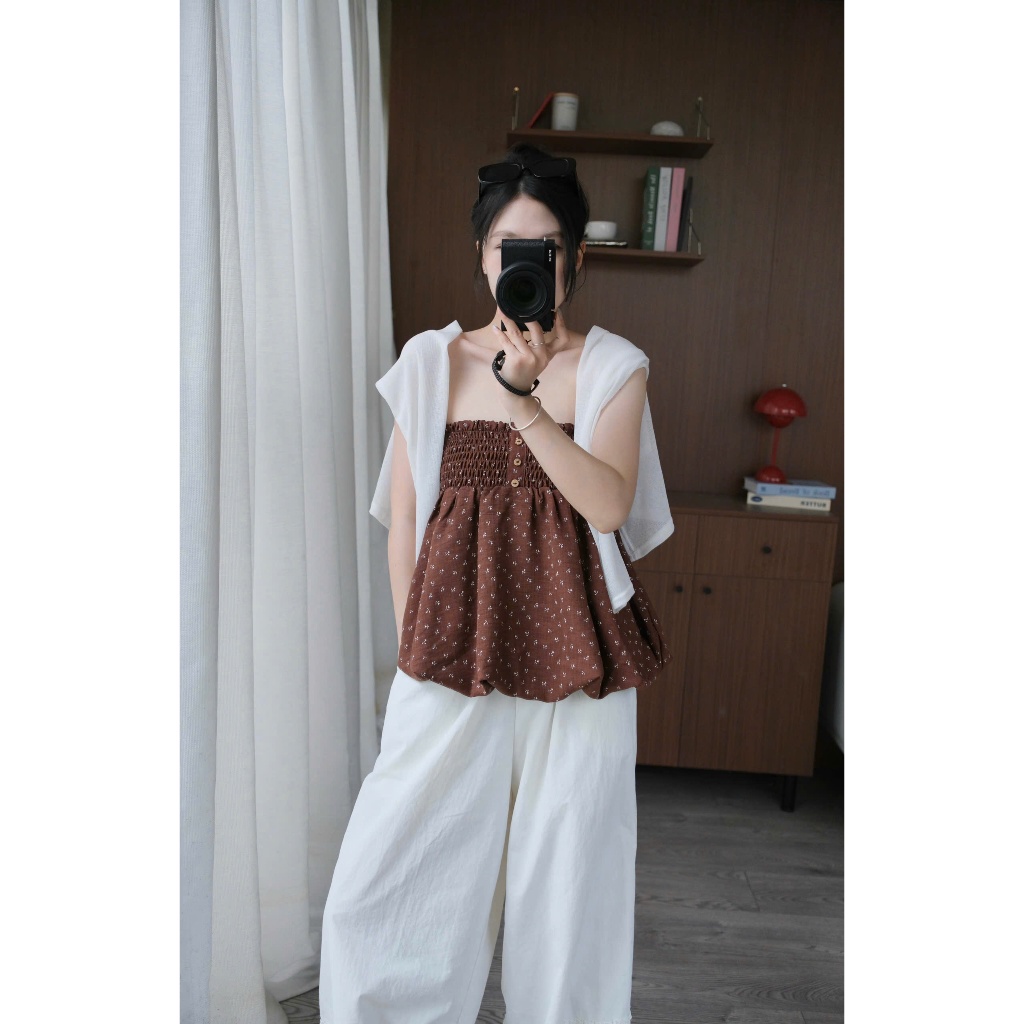 Mia Top (TSW) Áo quây chun hoạ tiết hoa đính khuy Nữ the.sweaterweather
