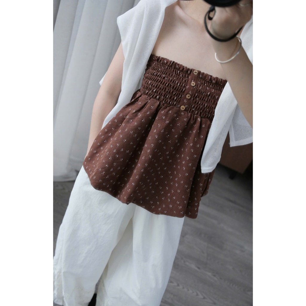 Mia Top (TSW) Áo quây chun hoạ tiết hoa đính khuy Nữ the.sweaterweather
